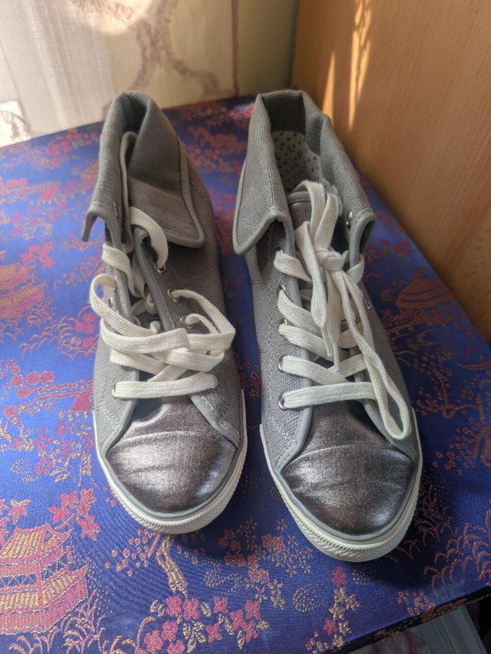 Aldo Grey/Silver Sneakers NWOT